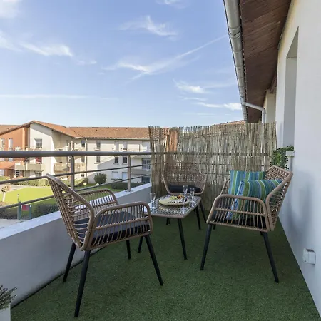 Spacieux Proche Aeroport Et Airbus Apartment