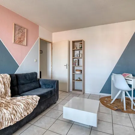 Spacieux Proche Aeroport Et Airbus Appartement *