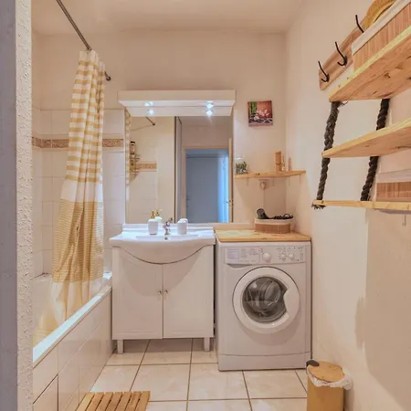 Spacieux Proche Aeroport Et Airbus