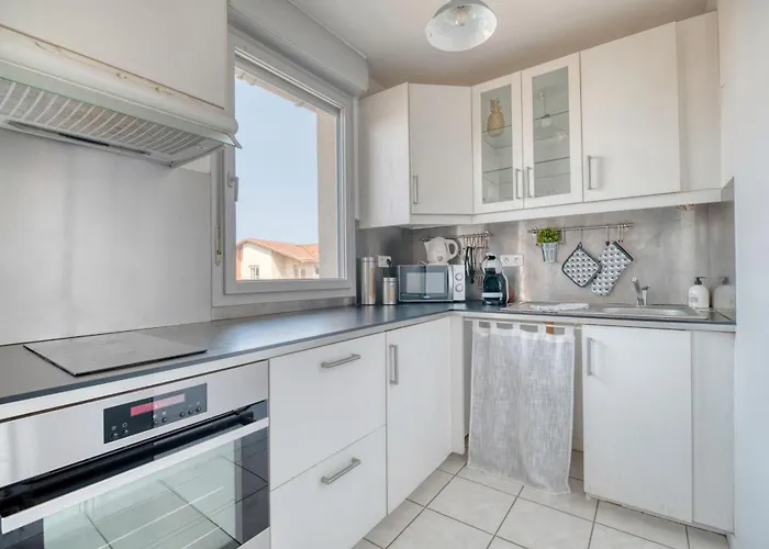 Spacieux Proche Aeroport Et Airbus