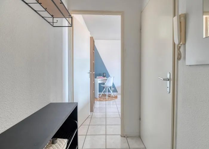 Spacieux Proche Aeroport Et Airbus Apartamento