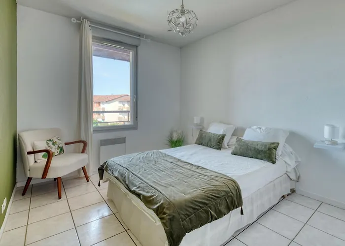 Spacieux Proche Aeroport Et Airbus Apartment