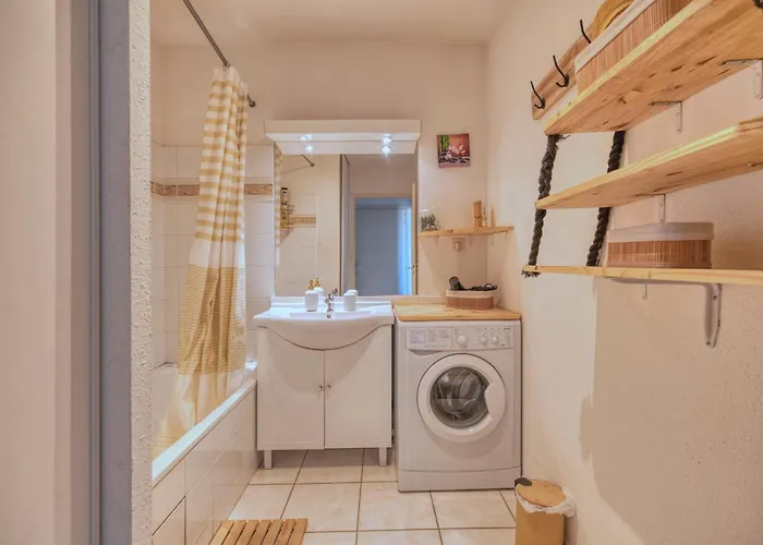 Spacieux Proche Aeroport Et Airbus