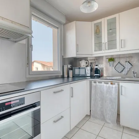 Spacieux Proche Aéroport Et Airbus