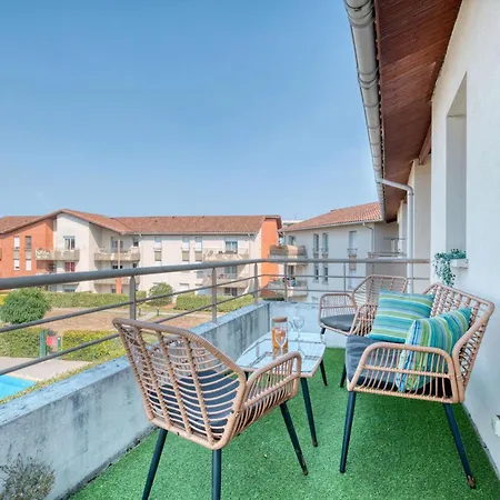 Spacieux Proche Aéroport Et Airbus Appartamento